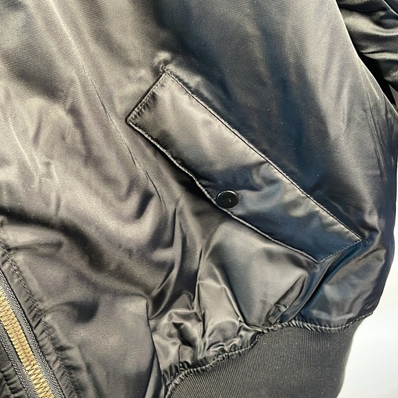 Hq is sue puffer jacket size large black with orange inside lineing pockets - Picture 3 of 7